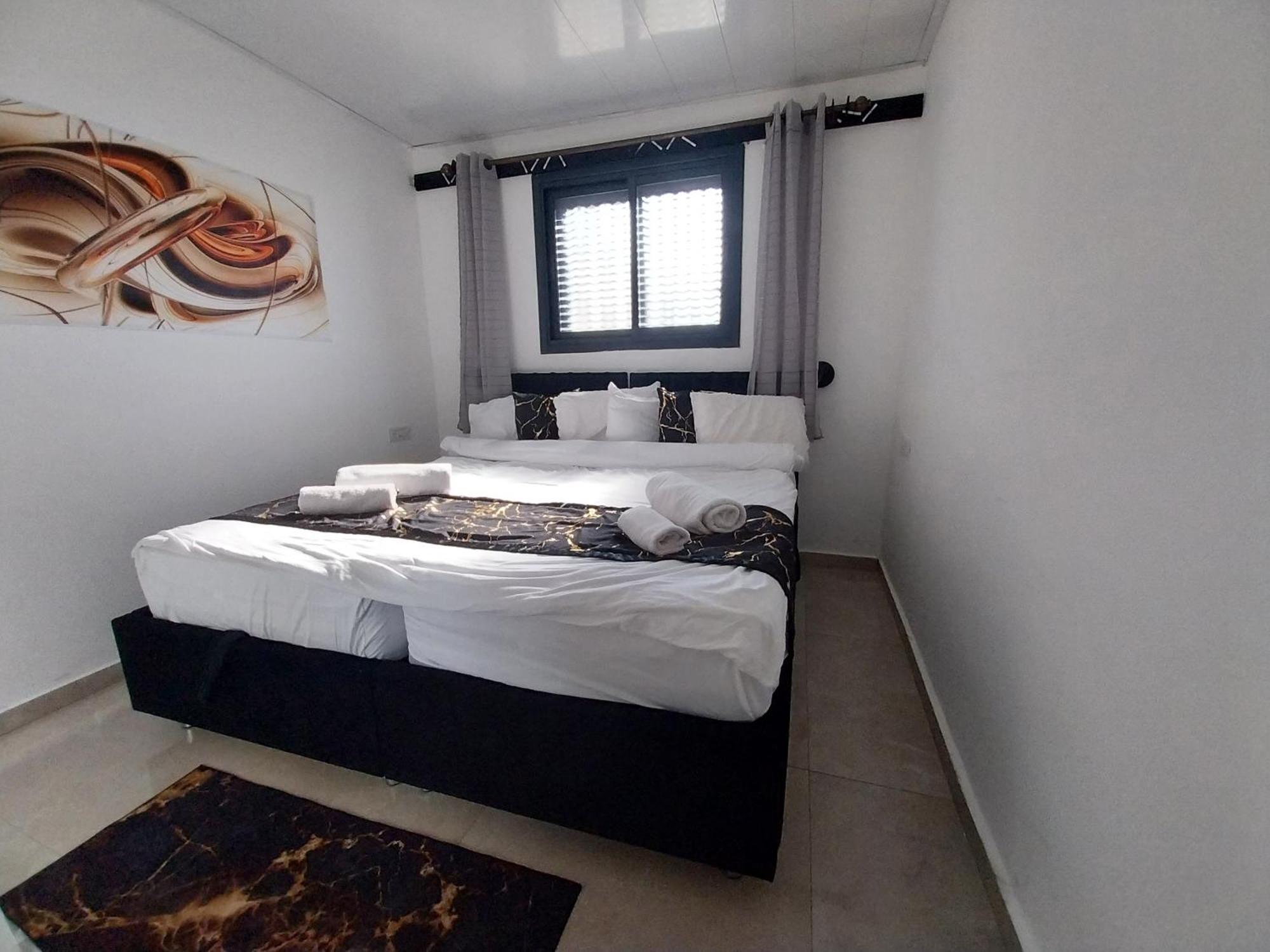 שירת דבורה בבני ברק Apartment Giv'at Shemu'el Exterior foto